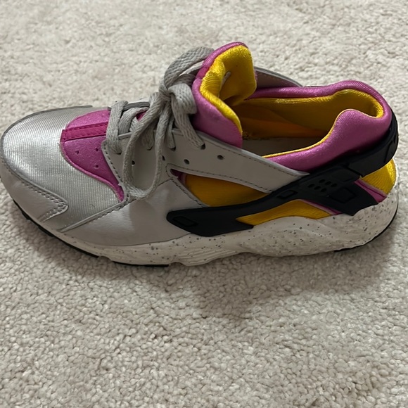 Nike kids sneakers EUC wore couple time like new size 1Y - Picture 3 of 7